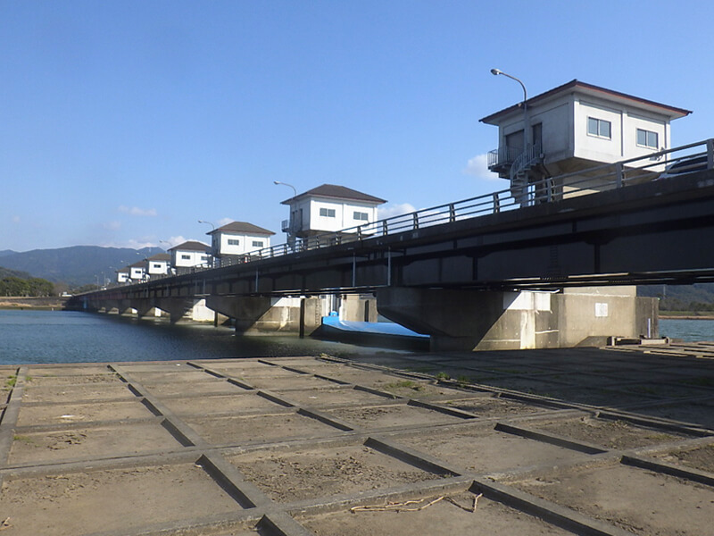 松浦大堰管理橋